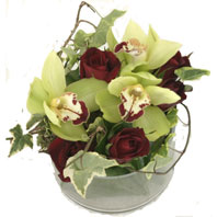 Tokat Yenimahalle �i�ek�i firma �r�n�m�z cam i�erisinde 3 kandil kesme orkide �i�e�i