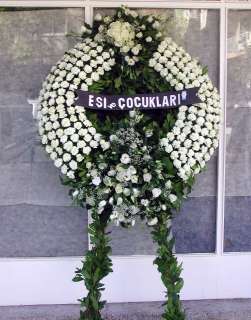 zile ve Tokat i�in g�rsel bir tanzim cenaze �elenk �i�e�i