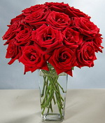 Tokat �i�ek yolla firma �r�n�m�z cam vazoda 12 adet k�rm�z� g�l Tokat �i�ek g�nder firmas� �ahane �r�n�m�z