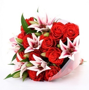 3 dal kazablanka ve 11 adet k�rm�z� g�l